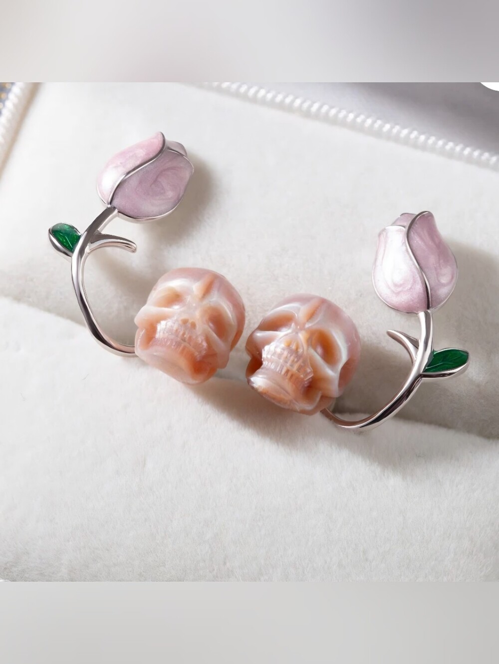 Tulip Pearl Skull Stud Earrings